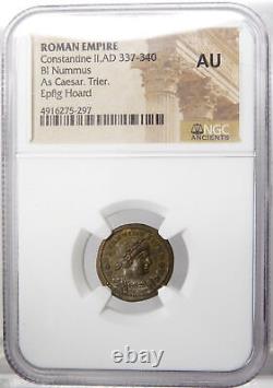 Constantin II. Trésor d'Epfig. NGC AU. Soldats, étendards, Monnaie de Trier. Pièce romaine.