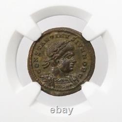 Constantin II. Trésor d'Epfig. NGC AU. Soldats, étendards, Monnaie de Trier. Pièce romaine.