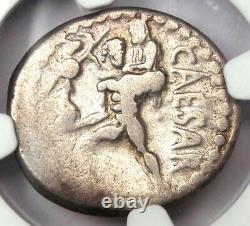 Jules César Ar Denarius Roman Silver Coin 48 Bc Certifié Ngc Vg (très Bon)